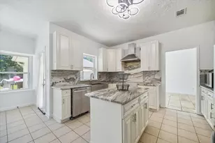 2503 Hodges Bend Cir, Sugar Land, TX 77479 - Photo 3