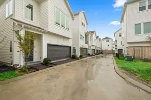 726 Carriage Knls Dr, Houston, TX 77008 - Photo 29