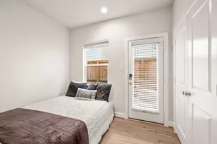726 Carriage Knls Dr, Houston, TX 77008 - Photo 21