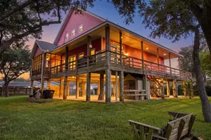 746 12th St, Dickinson, TX 77539 - Photo 3