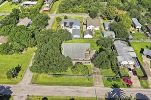 746 12th St, Dickinson, TX 77539 - Photo 27