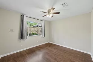 8 Hanover Ln, Panorama Village, TX 77304 - Photo 23