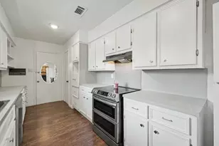 8 Hanover Ln, Panorama Village, TX 77304 - Photo 15