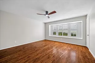 727 Bunker Hill Rd, Houston, TX 77024 - Photo 11