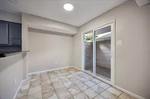727 Bunker Hill Rd, Houston, TX 77024 - Photo 7