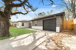 1421 Confederate Rd, Houston, TX 77055 - Photo 3