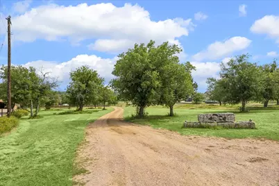 511 Chimney Cove Drive, Marble Falls, TX 78654 - Photo 27