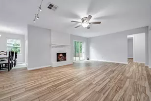 10311 Woodhollow Dr, Conroe, TX 77385 - Photo 9