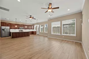 8910 Highgate Ln, Houston, TX 77080 - Photo 7