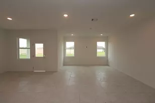 427 E Rose Marie Ln, Montgomery, TX 77356 - Photo 5