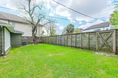 4613 Braeburn Drive, Bellaire, TX 77401 - Photo 5