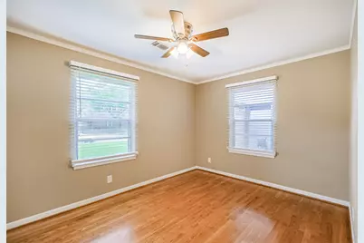 4613 Braeburn Drive, Bellaire, TX 77401 - Photo 19