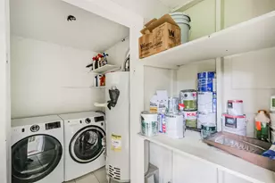 4613 Braeburn Dr, Bellaire, TX 77401 - Photo 13