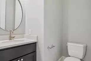 2415 Beall St, Houston, TX 77008 - Photo 9