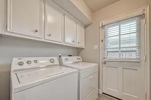 14690 Perthshire Rd, Houston, TX 77079 - Photo 17