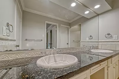 14690 Perthshire Road #A, Houston, TX 77079 - Photo 23