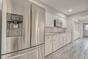 14690 Perthshire Rd, Houston, TX 77079 - Photo 13