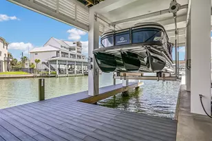 1614 Castaway St, Tiki Island, TX 77554 - Photo 45