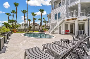 1614 Castaway St, Tiki Island, TX 77554 - Photo 5