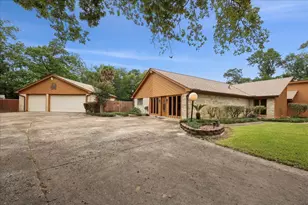 3805 Huntwick Dr, Orange, TX 77632 - Photo 3