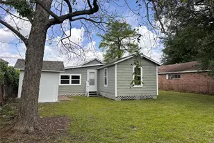 2516 Ivy, Houston, TX 77026 - Photo 9