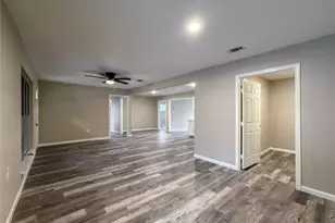 7710 Claiborne St, Houston, TX 77016 - Photo 9
