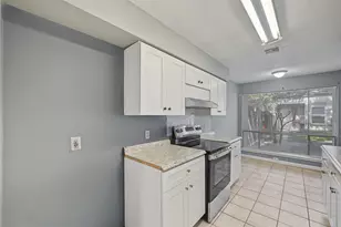 8315 Augustine Dr, Houston, TX 77036 - Photo 11