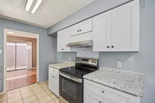 8315 Augustine Dr, Houston, TX 77036 - Photo 9