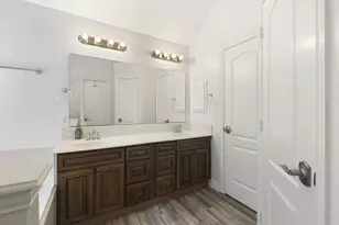 2412 Hidden Creek Dr, Pearland, TX 77581 - Photo 27