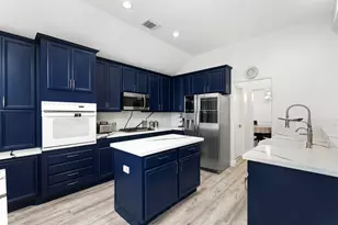 2412 Hidden Creek Dr, Pearland, TX 77581 - Photo 17