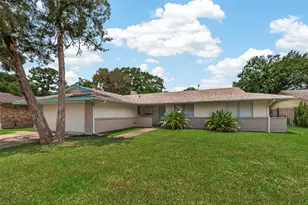 1715 Ramada Dr, Houston, TX 77062 - Photo 3