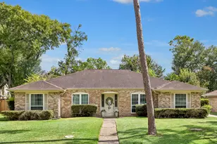 10907 Overbrook Ln, Houston, TX 77042 - Photo 1