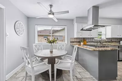 10907 Overbrook Lane, Houston, TX 77042 - Photo 15