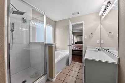 9627 Alex Springs Lane, Houston, TX 77044 - Photo 15