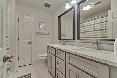 10 E Sterling Pond Circle, The Woodlands, TX 77382 - Photo 37