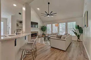 10 E Sterling Pond Cir, The Woodlands, TX 77382 - Photo 17