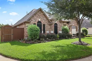 2214 W Lonesome Dove Dr, Deer Park, TX 77536 - Photo 3