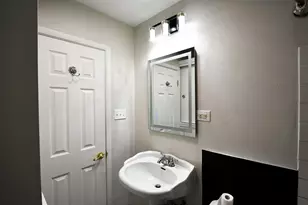 10213 Fairland Dr, Houston, TX 77051 - Photo 9