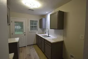 10213 Fairland Dr, Houston, TX 77051 - Photo 7