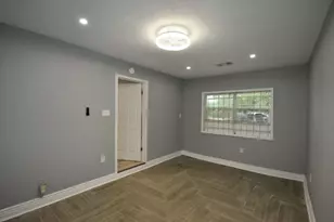 10213 Fairland Dr, Houston, TX 77051 - Photo 9