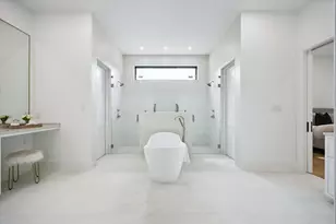 6510 Sivley St, Houston, TX 77055 - Photo 21