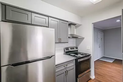 7575 Katy Freeway #101, Houston, TX 77024 - Photo 9