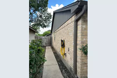 3706 Luton Park Drive, Houston, TX 77082 - Photo 3