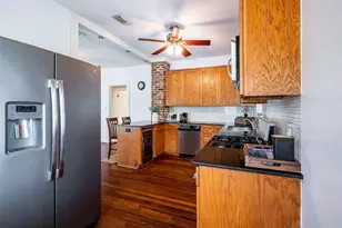 1301 17th St, Galveston, TX 77550 - Photo 25