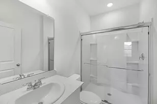 10006 Tiger Flower Ln, Houston, TX 70016 - Photo 9