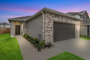 10006 Tiger Flower Ln, Houston, TX 70016 - Photo 1