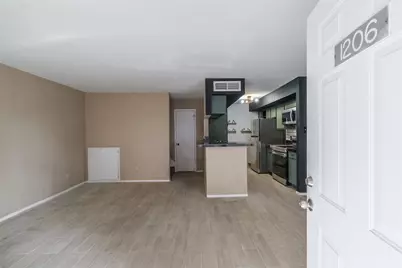 6633 W Airport Boulevard #1206, Houston, TX 77035 - Photo 3