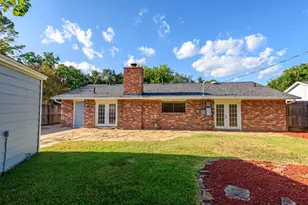 10715 Wickersham Ln, Houston, TX 77042 - Photo 5