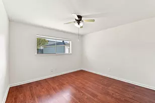 10715 Wickersham Ln, Houston, TX 77042 - Photo 19