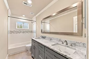 10715 Wickersham Ln, Houston, TX 77042 - Photo 27